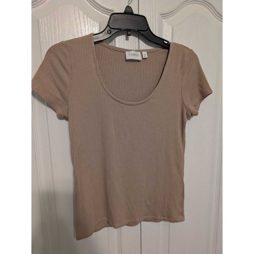 Cyrus Essentials Women Ribbed Knit Scoop Neck Short Sleeve Top Brown Size M